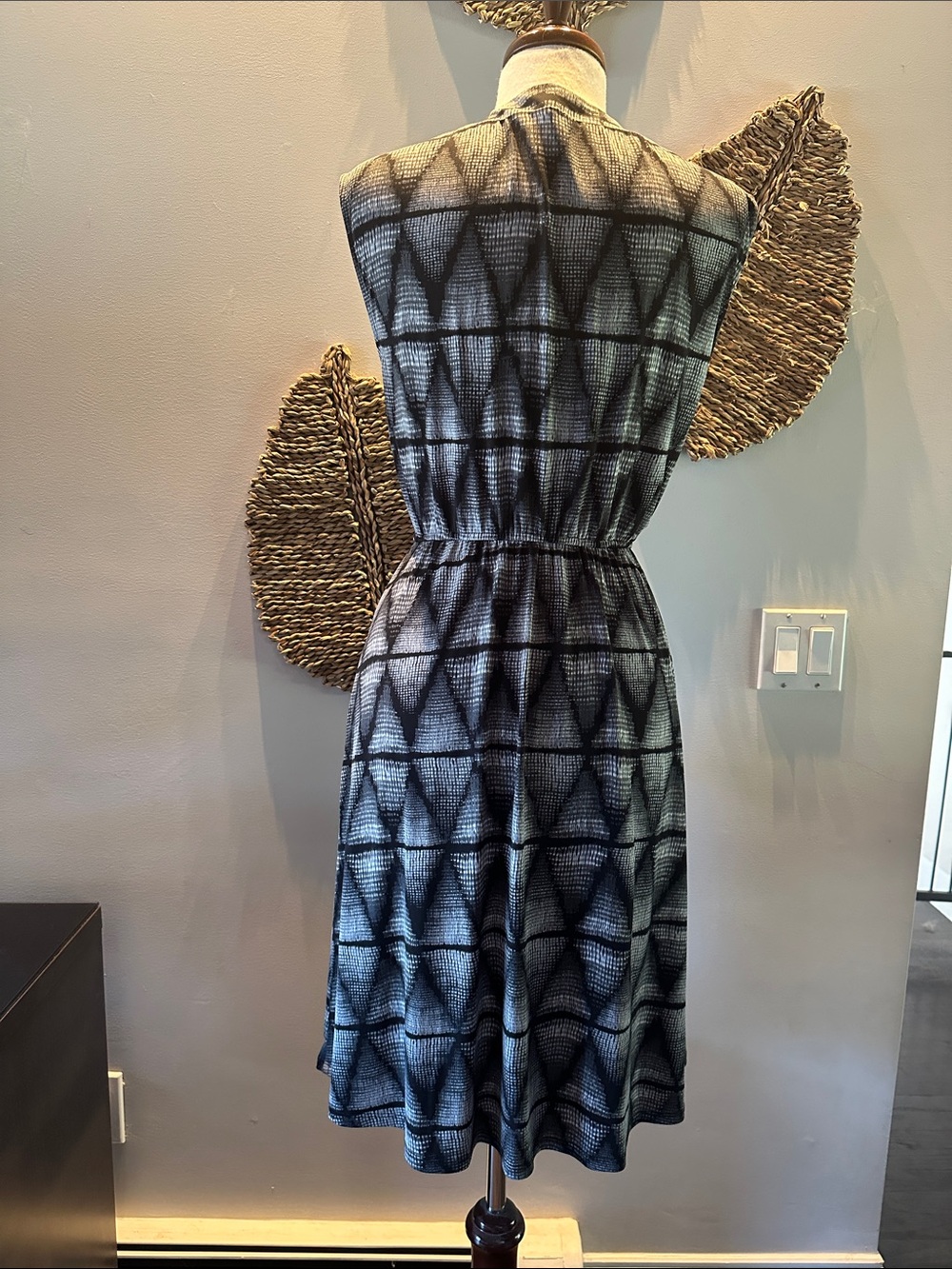 BCBGMaxAzria Black & Gray Sleeveless Faux-Wrap Midi Dress - Picture 5 of 8